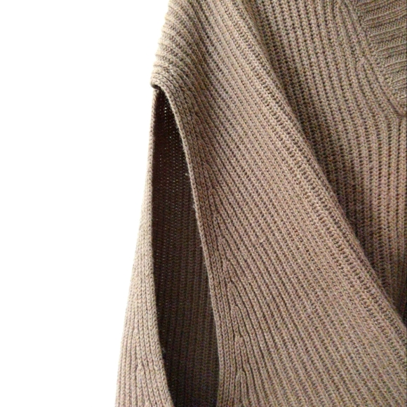 Kate Landry Women's Sleeveless Woven Hoodie - Picture 4 of 5